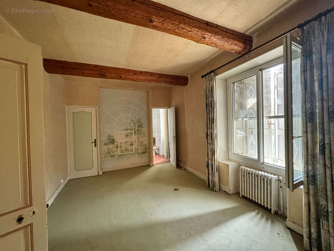 Maison à CHATEAUNEUF-DE-GADAGNE