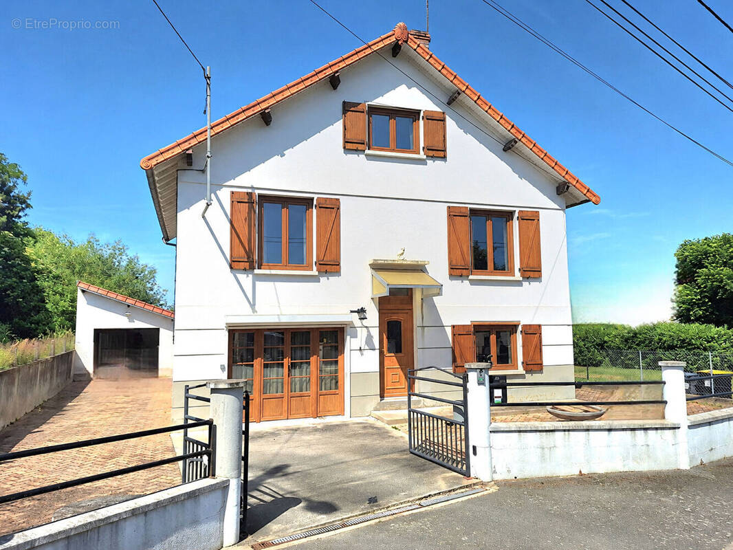 Maison à MONTLUCON
