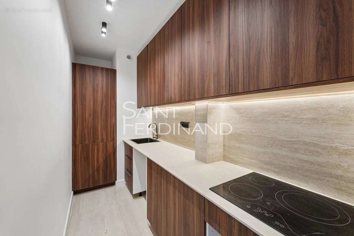Appartement à NEUILLY-SUR-SEINE