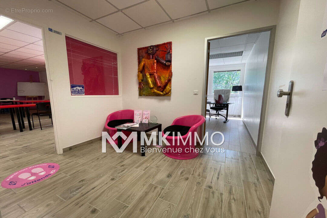 Commerce à VALBONNE