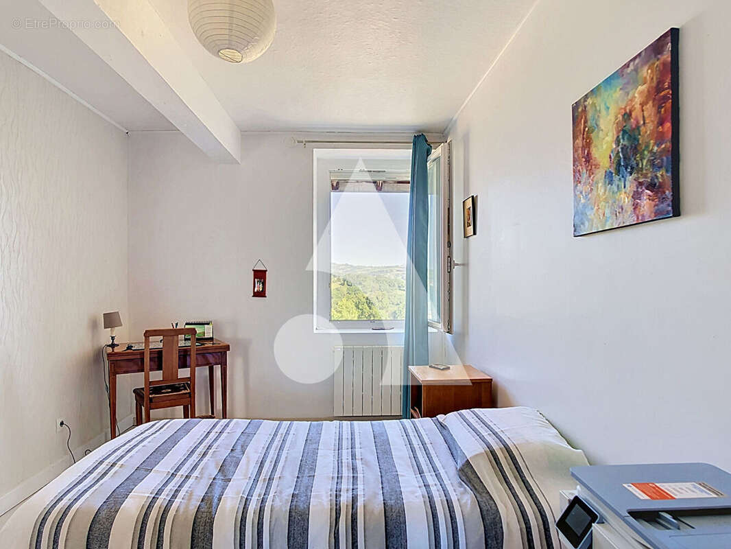 Appartement à SAINT-SYMPHORIEN-SUR-COISE