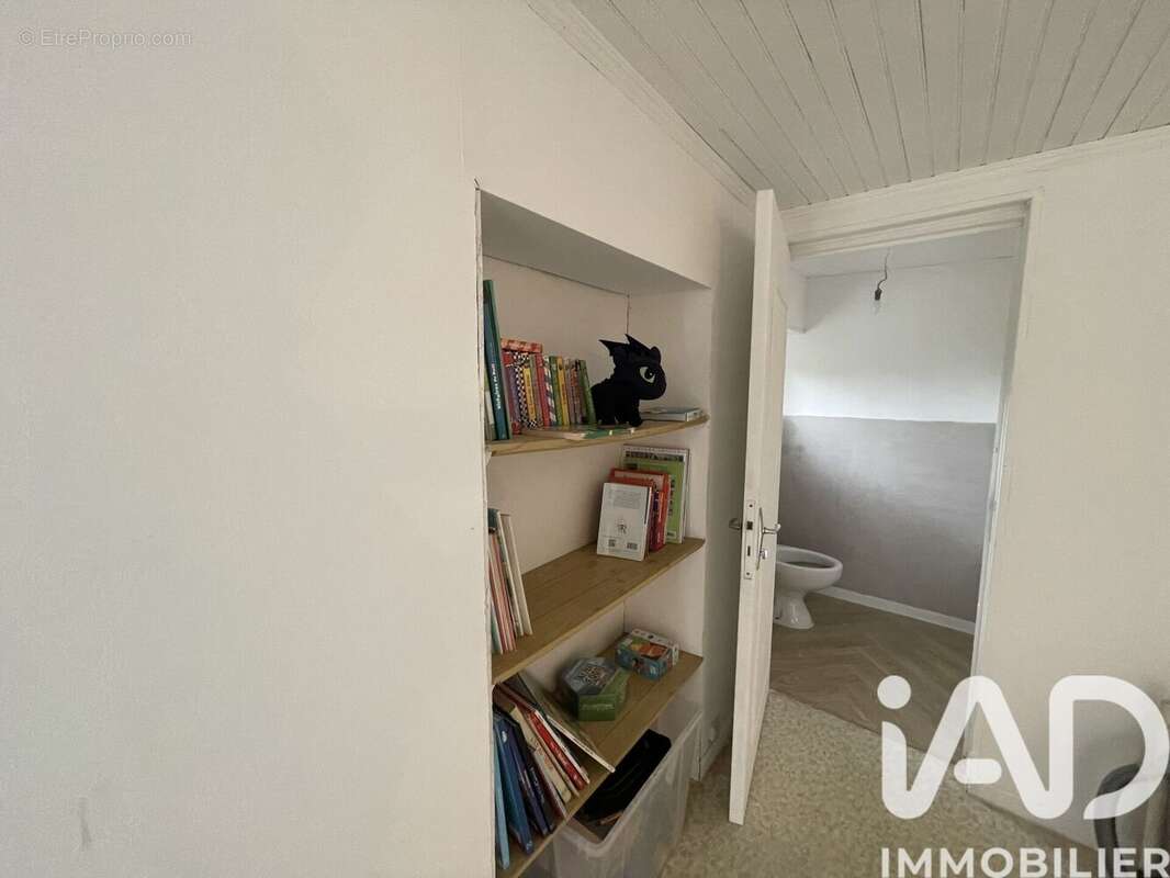 Maison 180 m² à Saint-Saturnin-De-Lenne  - photo 8