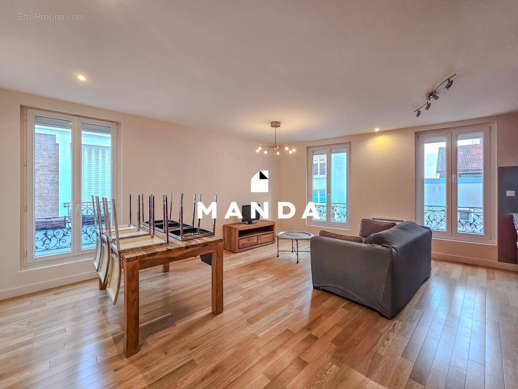 Appartement à PARIS-20E