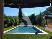 Maison à PEYPIN-D&#039;AIGUES