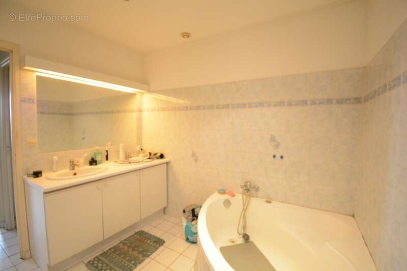 Maison à MAGNAC-SUR-TOUVRE