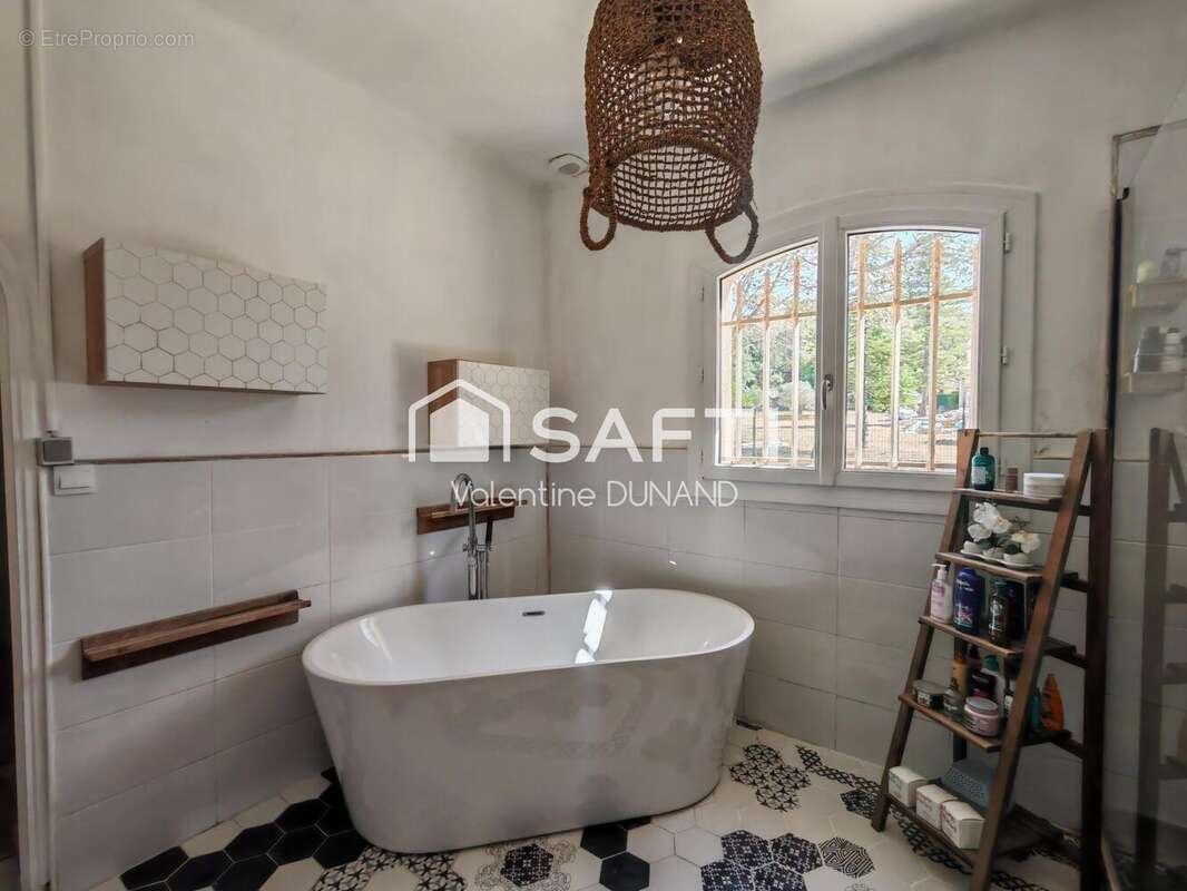 Maison 113 m² à La Roquebrussanne  - photo 8
