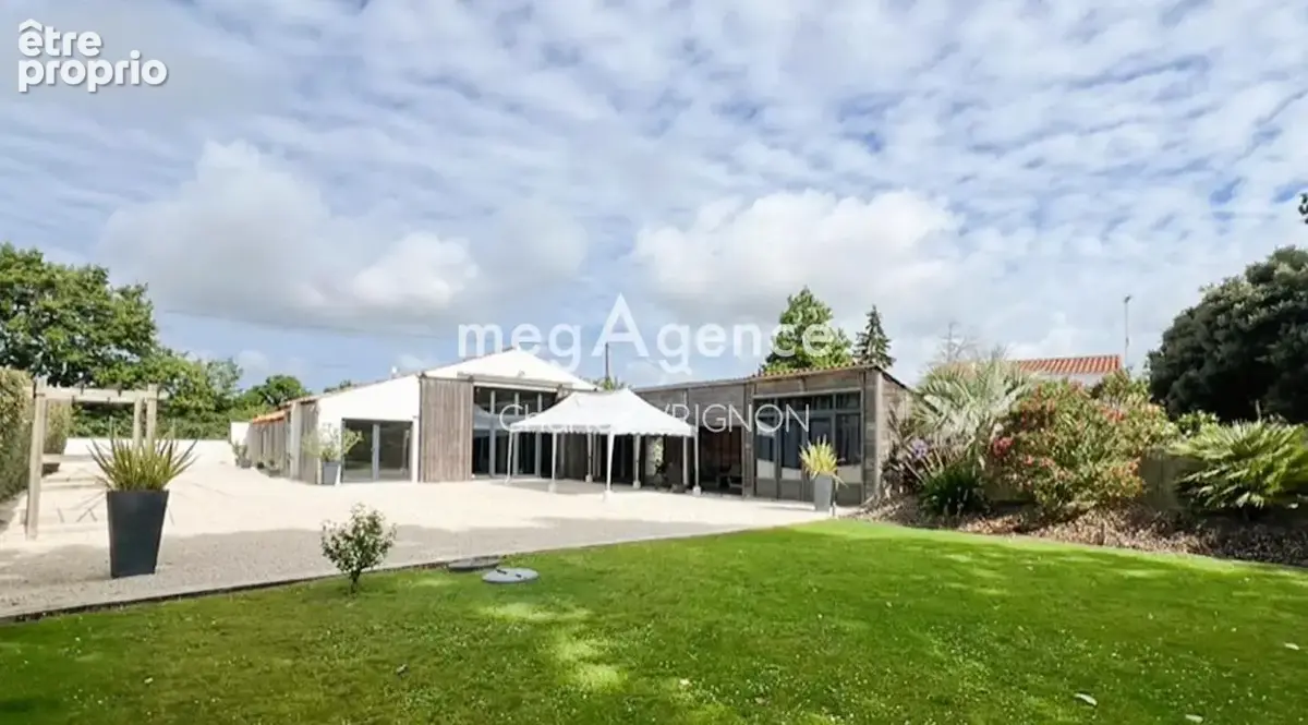 Magnifique ensemble immobilier. Opportunité unique aux Sables d'Olonne - photo 2
