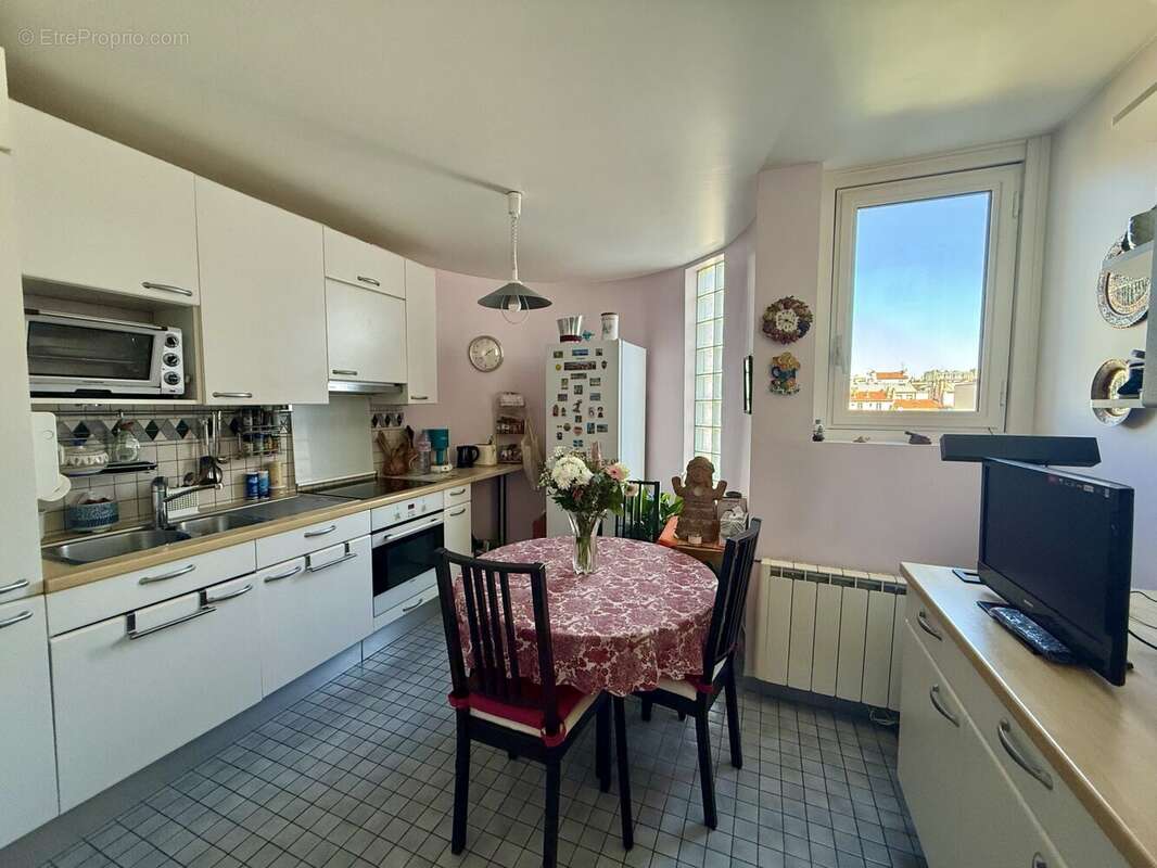 Appartement à PARIS-14E
