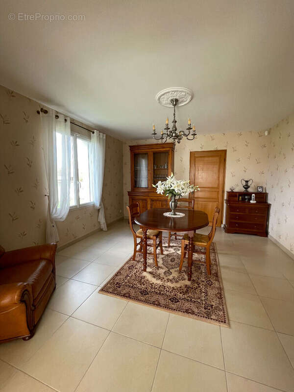 Maison à NEUVILLE-DE-POITOU