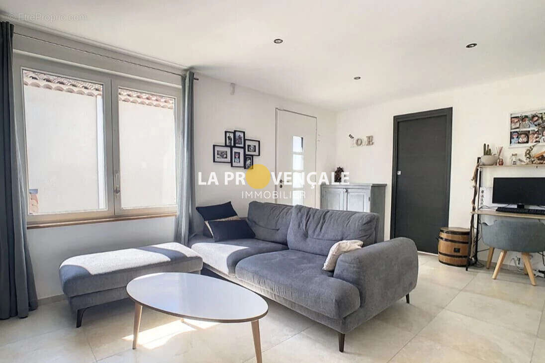 Appartement à GREASQUE