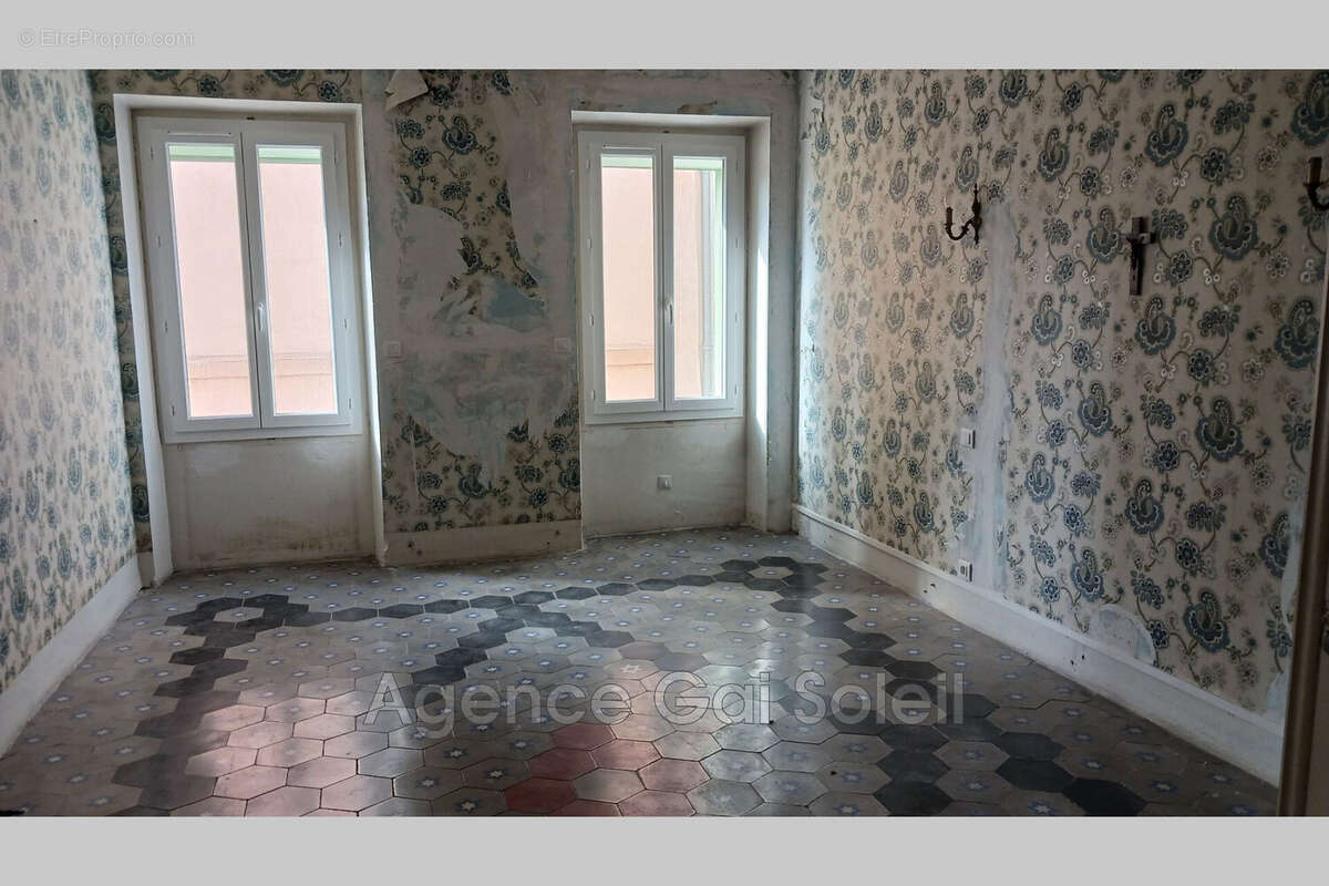 Maison à NISSAN-LEZ-ENSERUNE