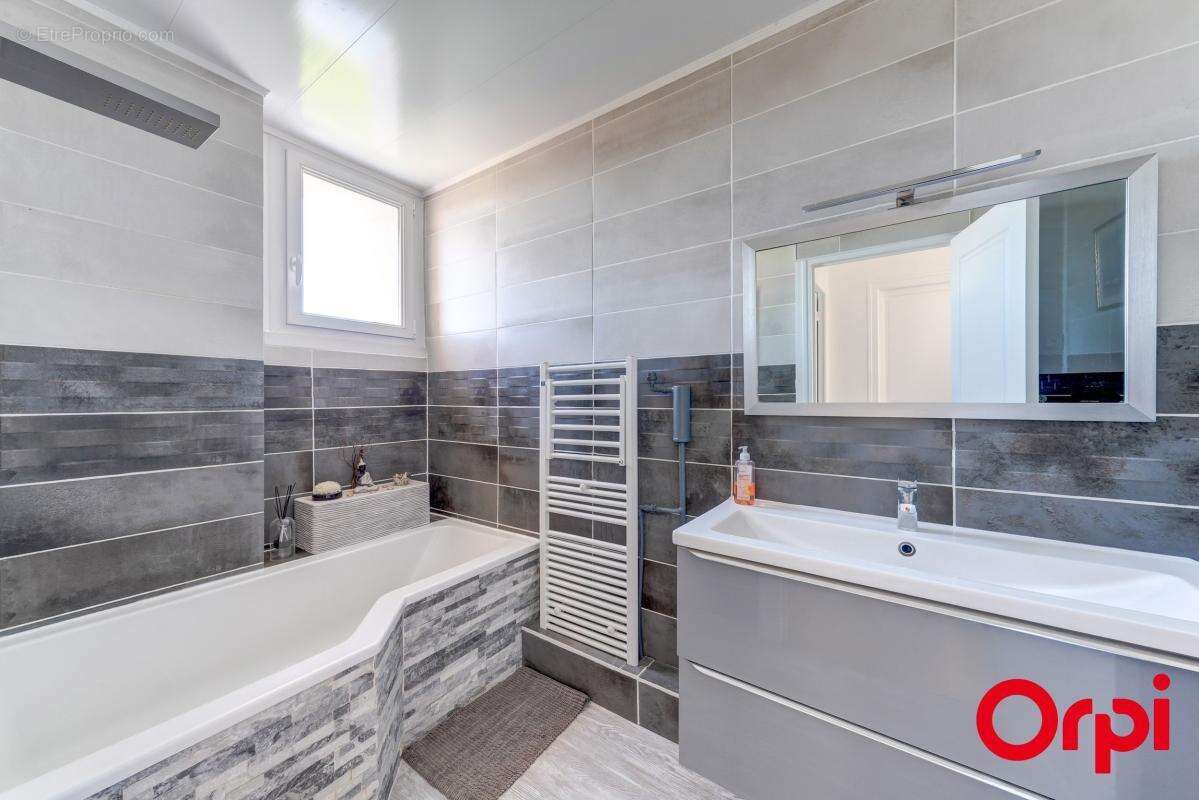 Appartement à CALUIRE-ET-CUIRE