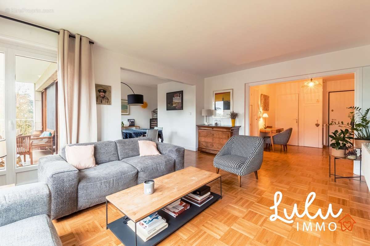 T5 135m2 avec balcons et place de stationnement – ECULLY - photo 2