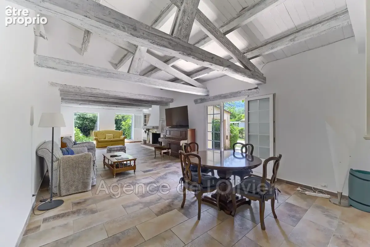 Maison 7 pièces 256 m² à vendre à Tourrettes-Sur-Loup (06140) - photo 7