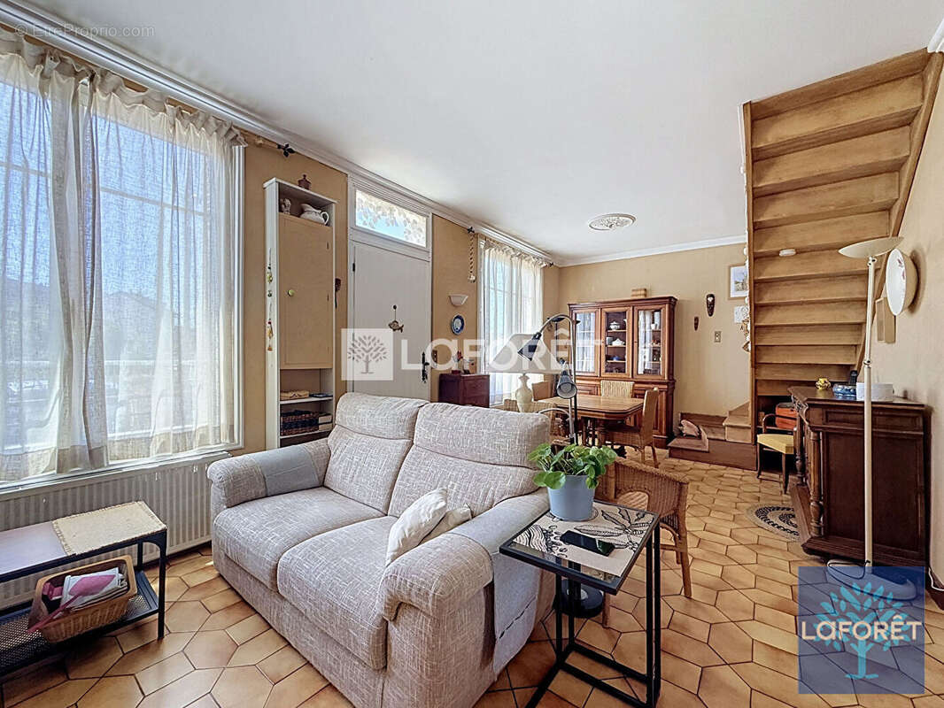 Maison à VIGNEUX-SUR-SEINE