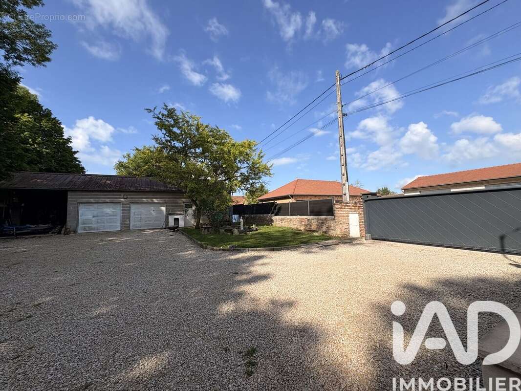 Maison 125 m² à Pougy  - photo 4