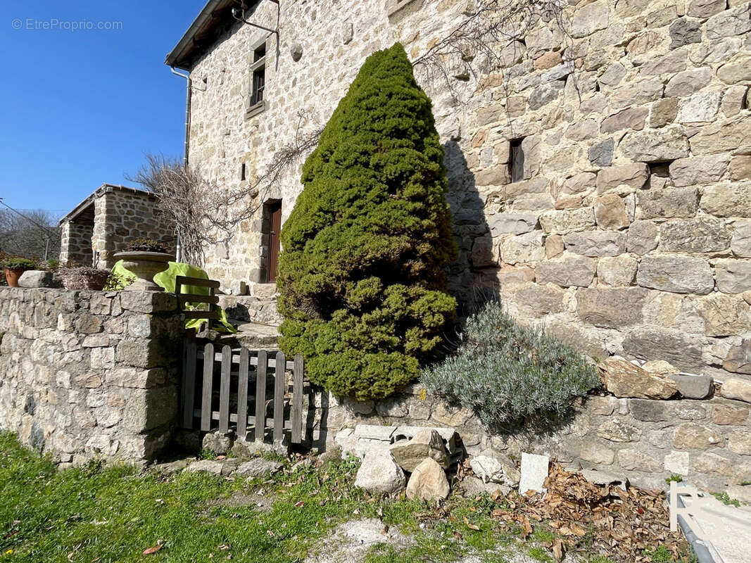 Maison à GENESTELLE