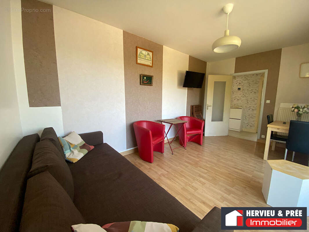 Appartement à LUC-SUR-MER