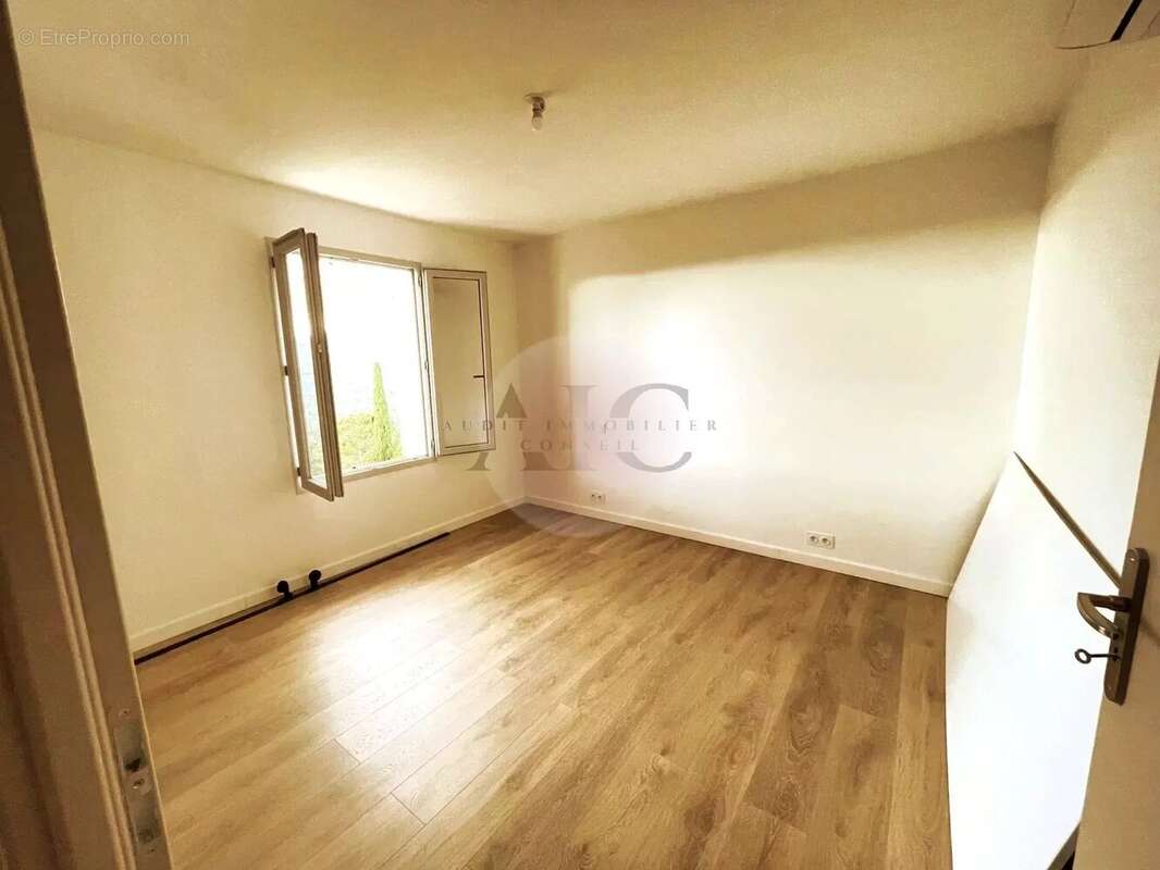 Appartement à FAYENCE
