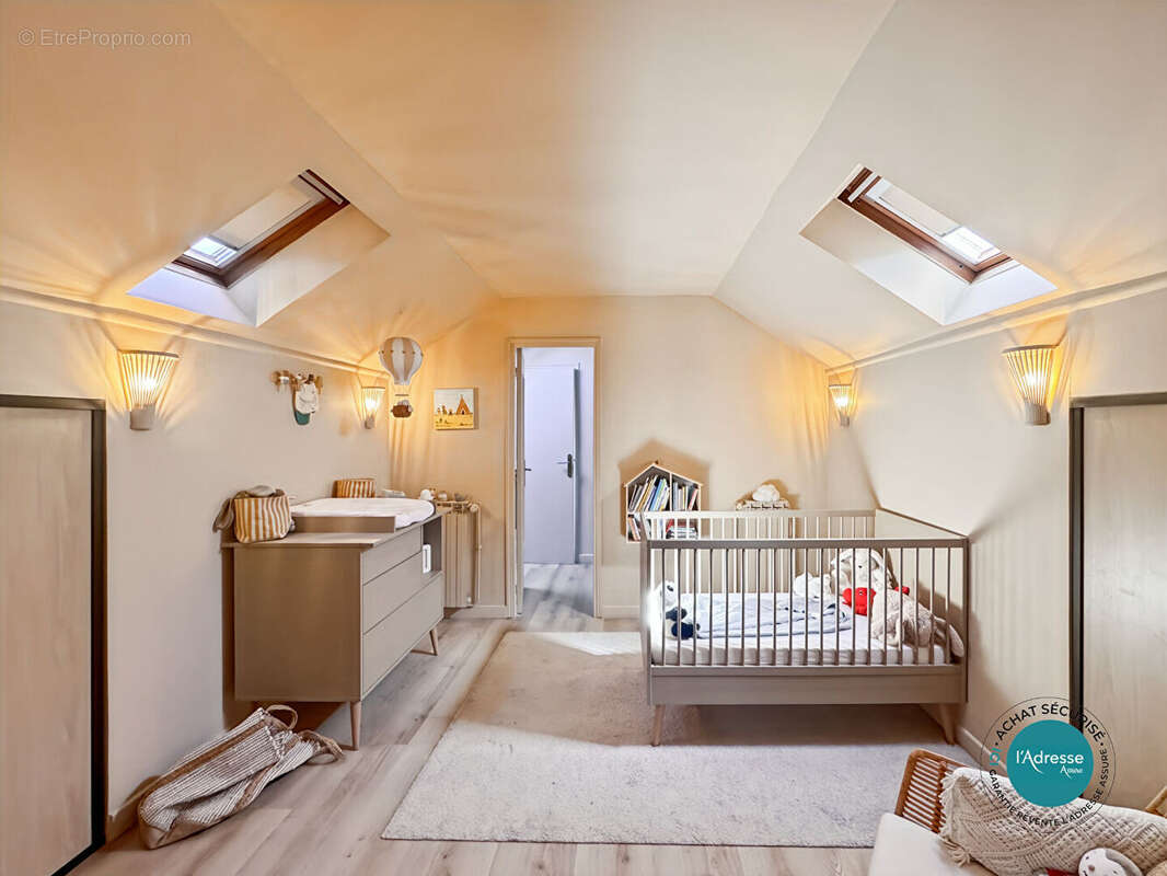 Maison familiale de prestige 7 pièces 200 m2 sous-sol // dépendance - photo 12
