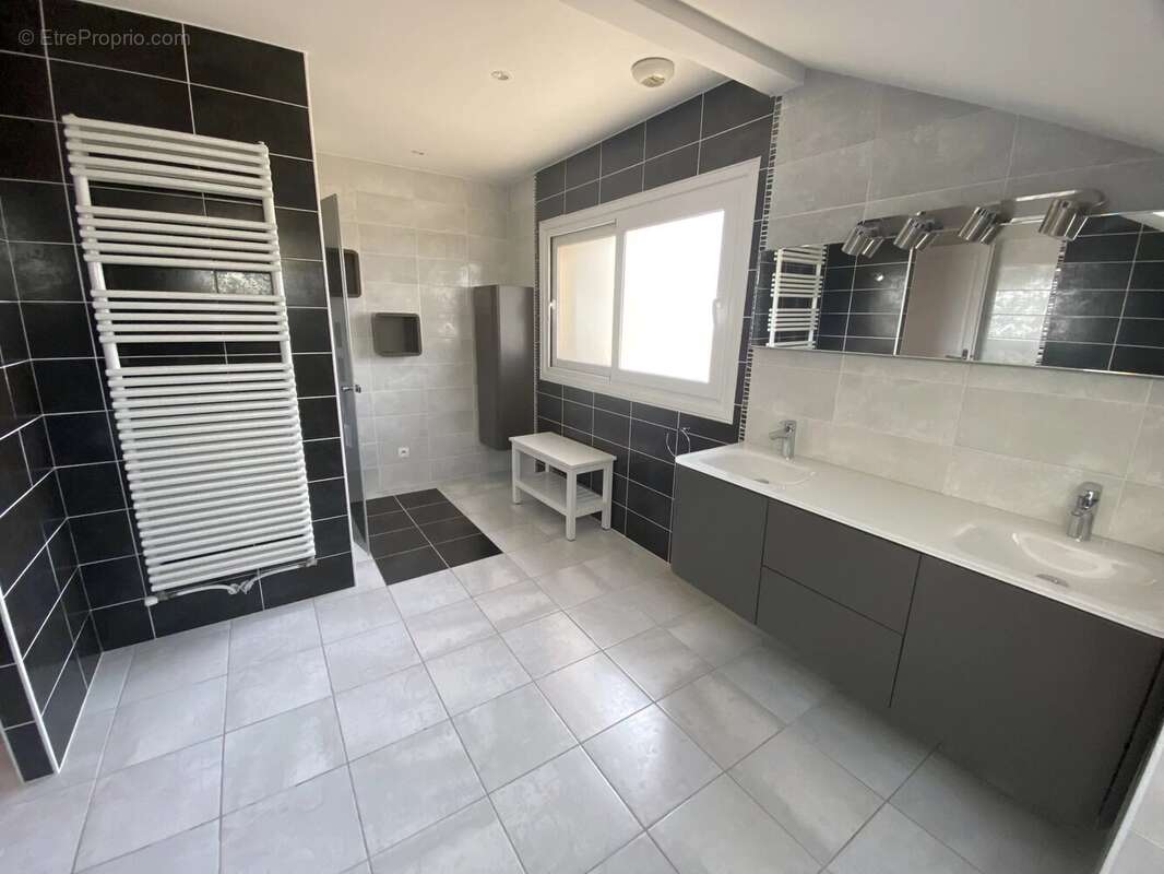 Maison à SAINT-GEORGES-DE-COMMIERS