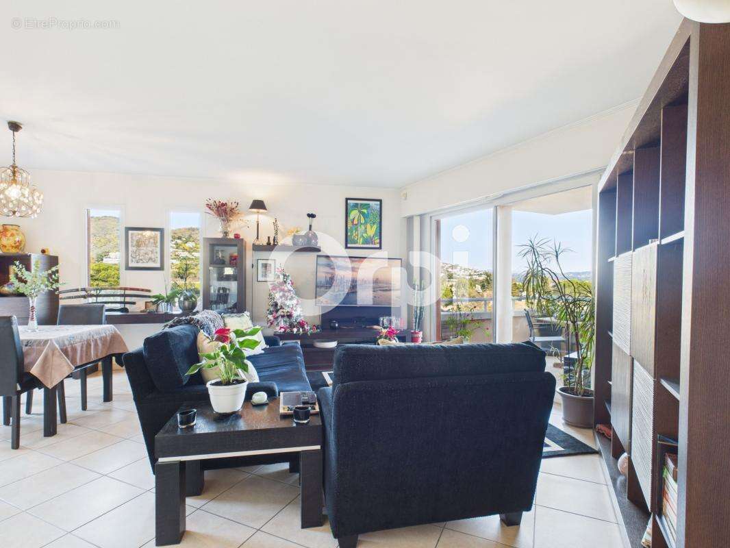 Appartement à MANDELIEU-LA-NAPOULE