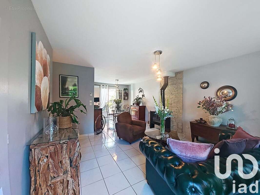 Photo 2 - Maison à BRIE-COMTE-ROBERT