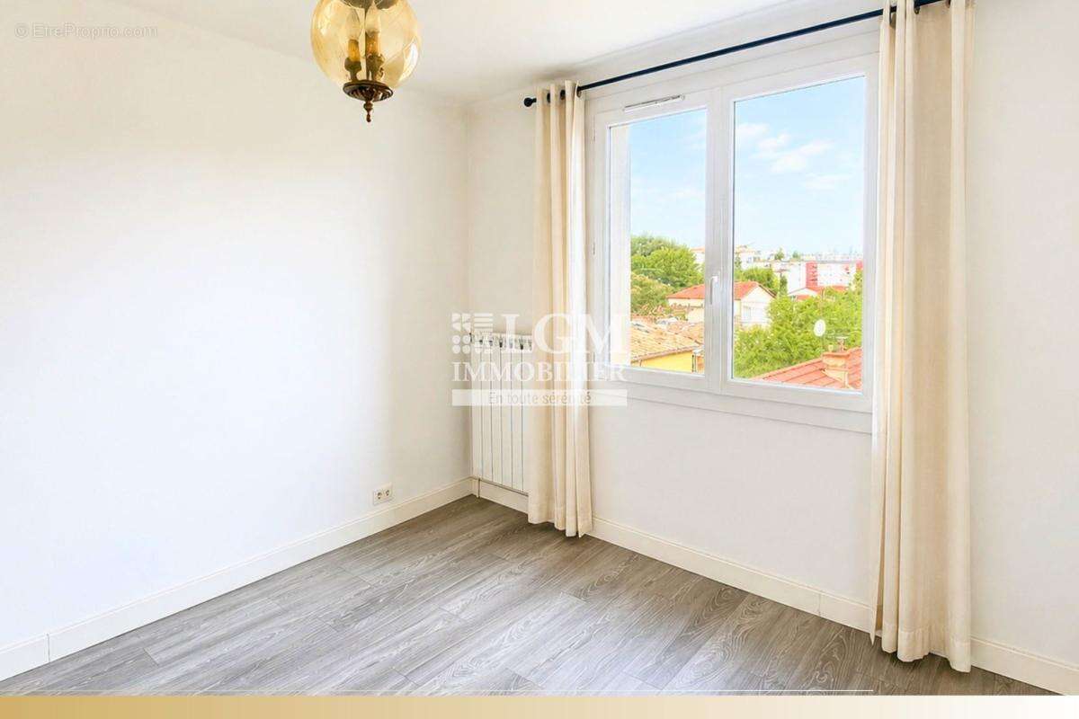 T3 traversant avec balcon et vue dégagée – DPE C – 199 000 € - photo 8
