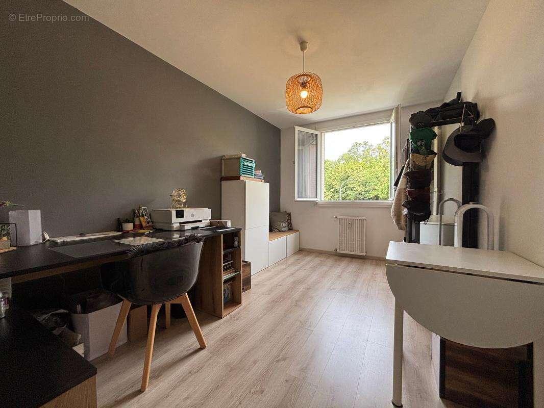 Appartement T4 de 75 avec balcon et cave - photo 9