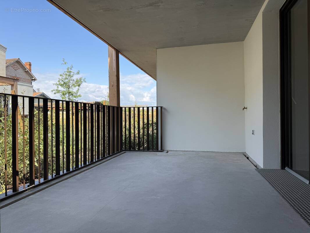 Appartement 3 pièces + terrasse + parking à FLOIRAC CENTRE  - photo 2