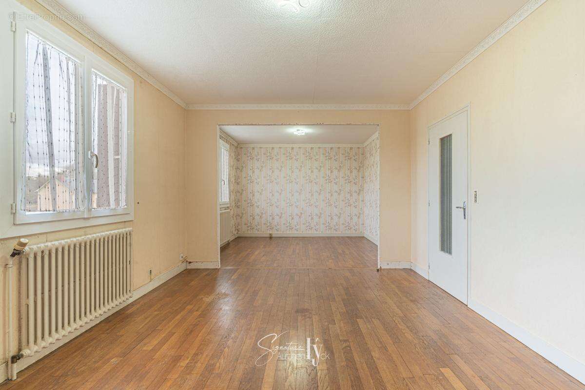 Maison à MAGNAC-BOURG