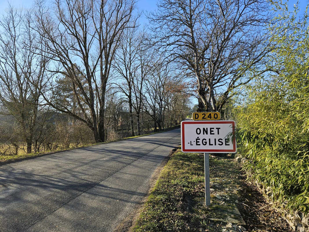 Terrain constructible de 3000 m2 avec très belle vue dégagée plein SUD secteur prisé d'Onet l'Eglise - photo 8