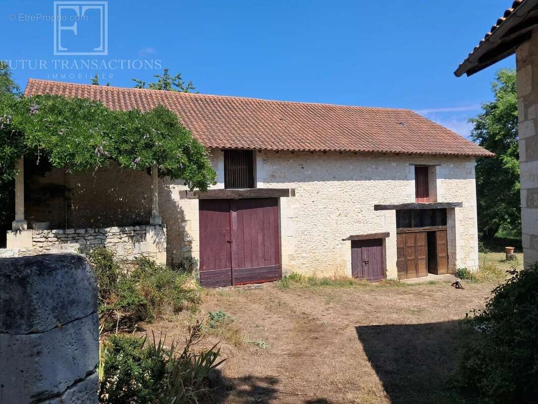 2 maisons grange sur 1,4ha - photo 4