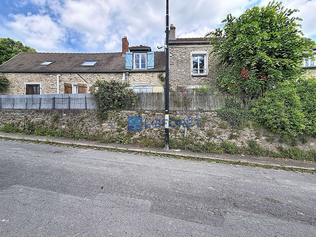 Appartement à SAINT-GERMAIN-LES-CORBEIL