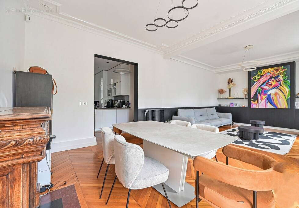 Appartement à PARIS-17E