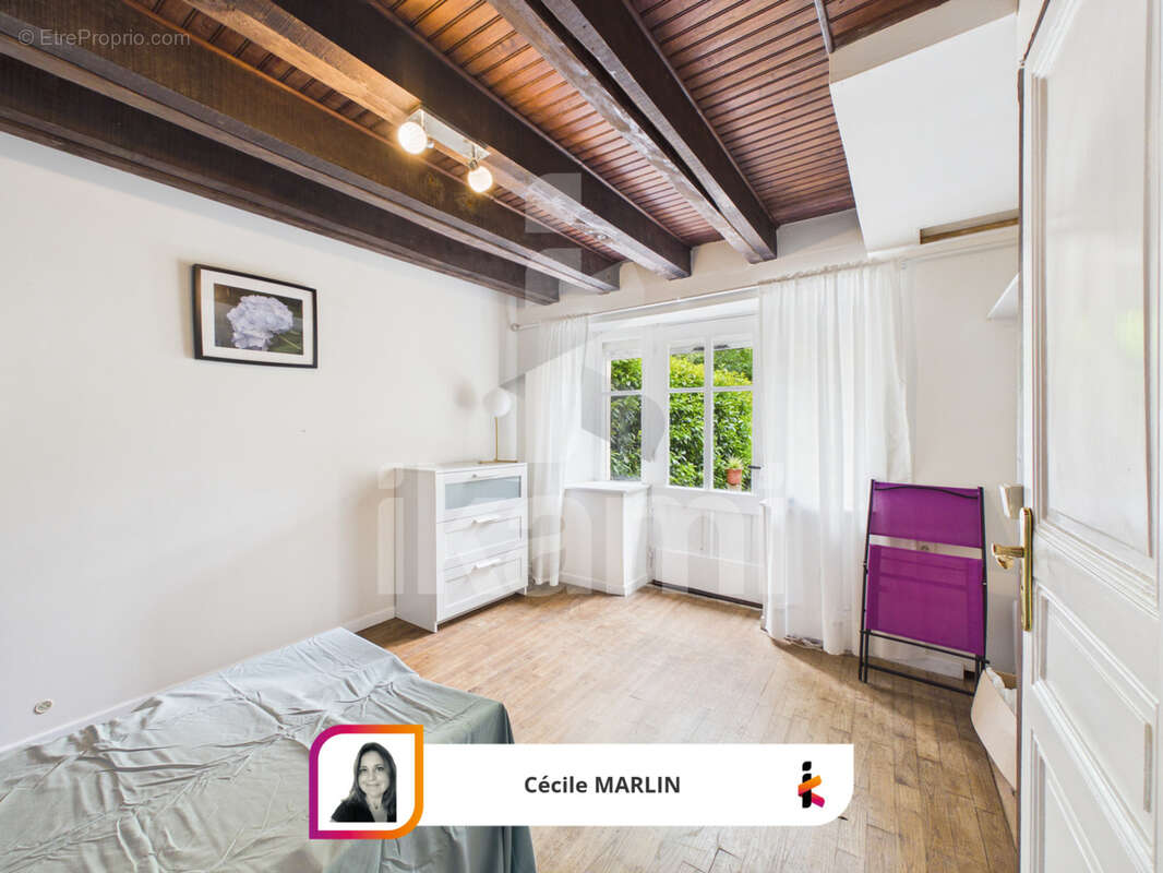 Maison de caractère avec maison indépendante, vue dominante et revenu locatif - photo 10