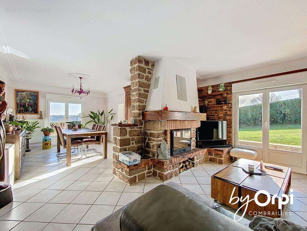 Maison à SAINT-ELOY-LES-MINES