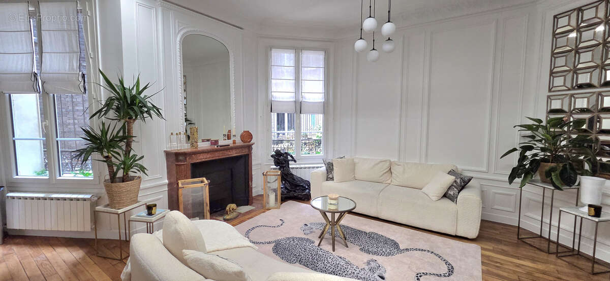 Appartement à PARIS-7E