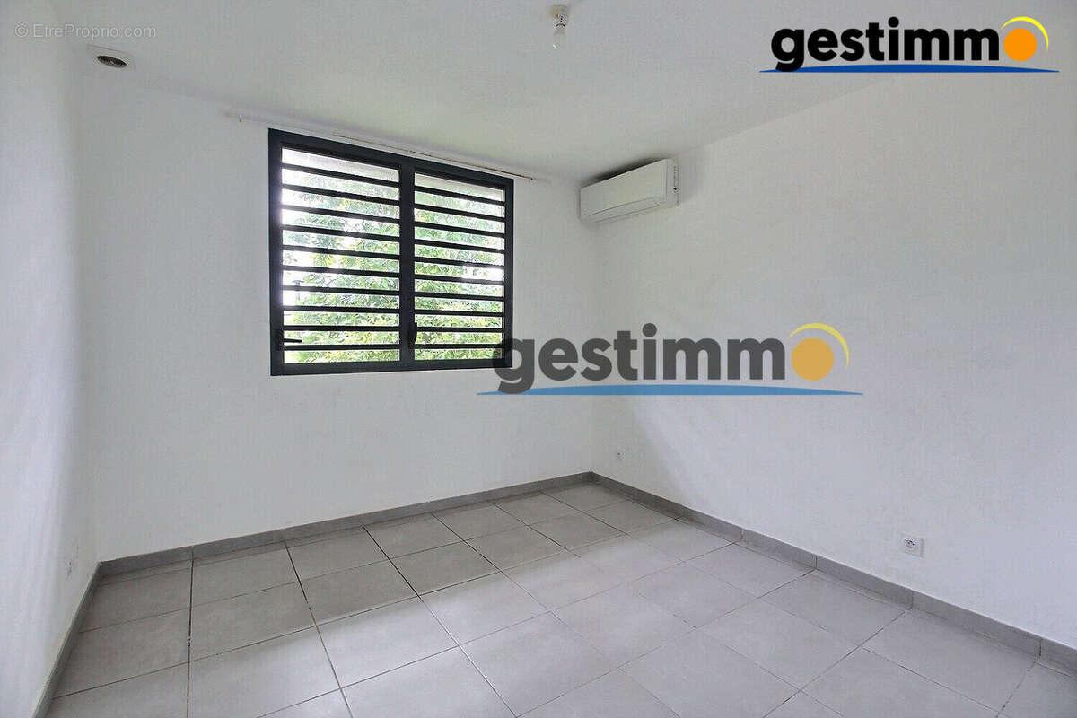 Appartement à REMIRE-MONTJOLY