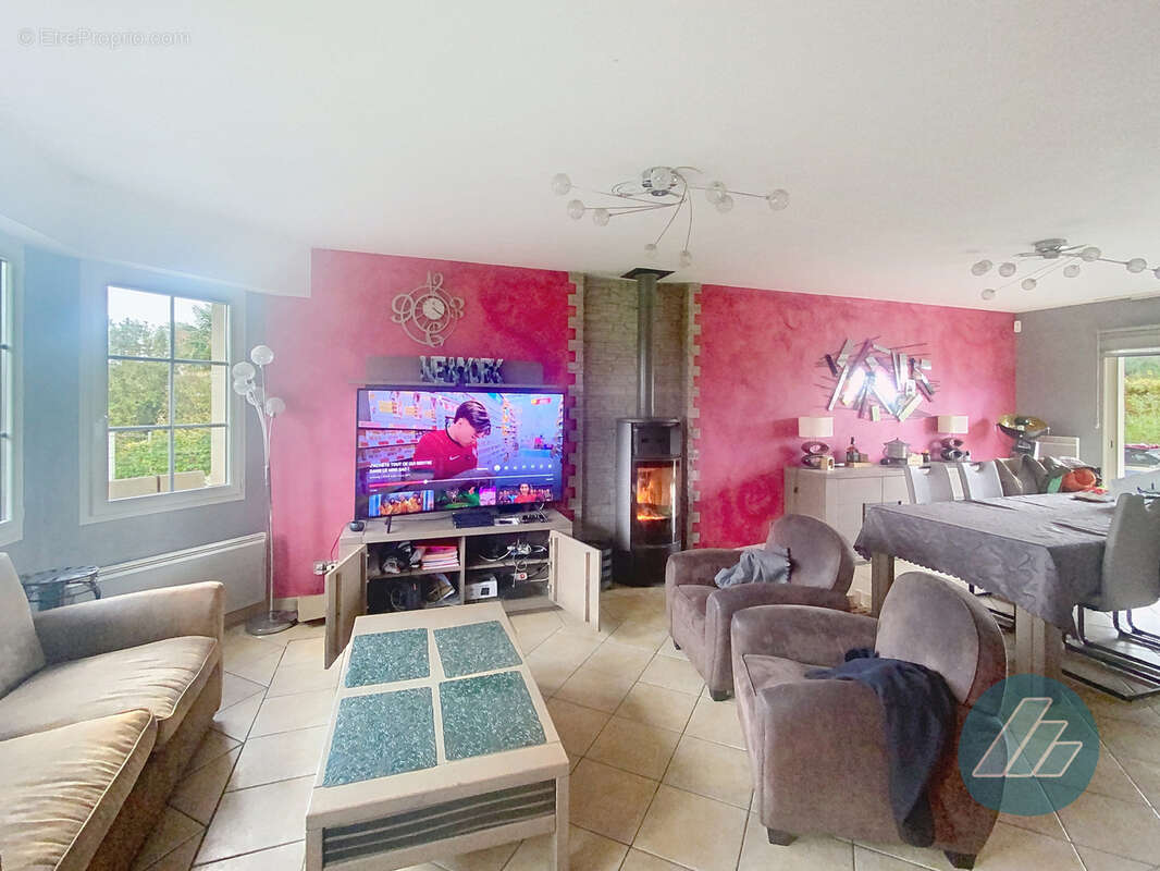 Maison à TOURS-EN-VIMEU