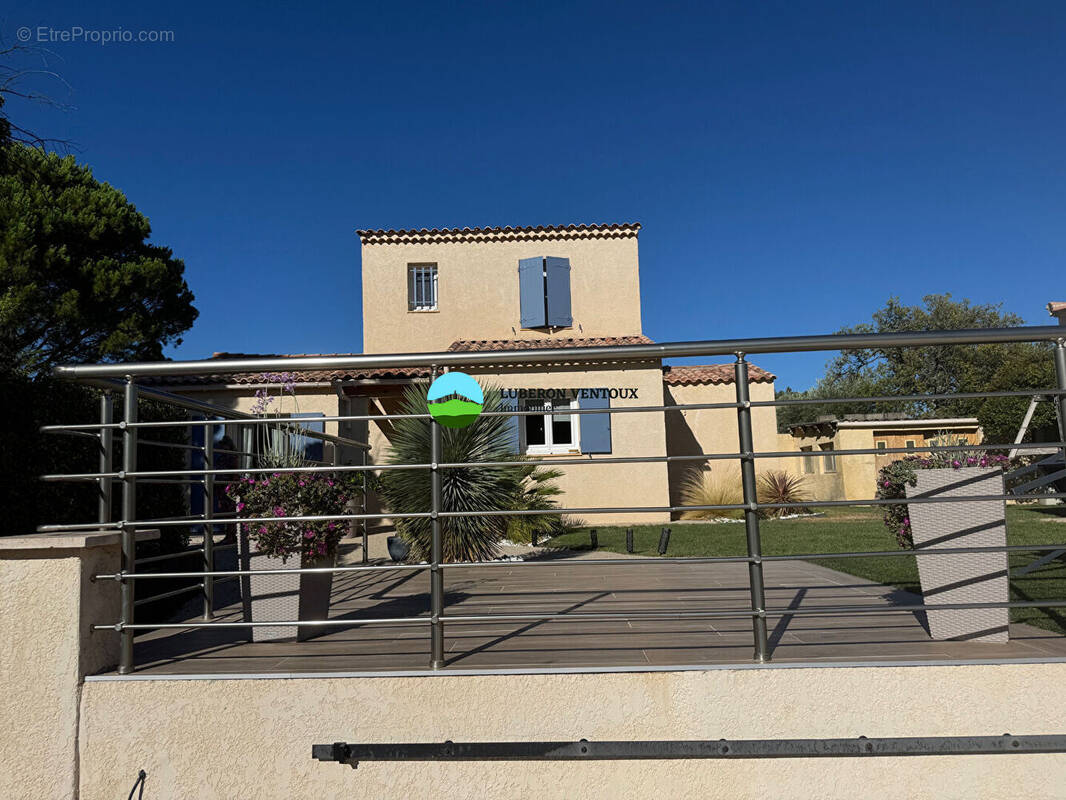 Maison à PERNES-LES-FONTAINES