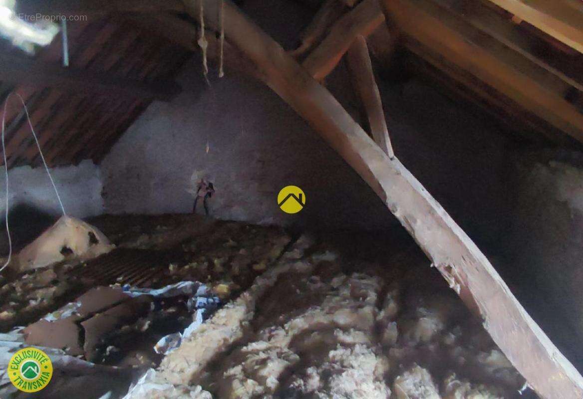 Maison à DUN-SUR-AURON