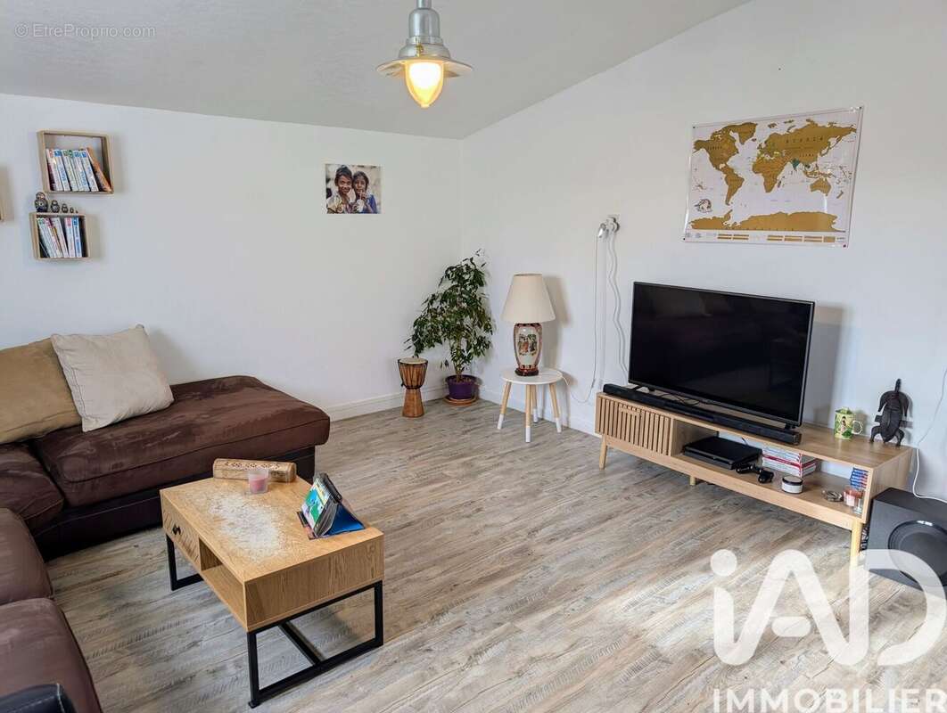 Maison 156 m² à Saint-Sauveur-De-Puynormand  - photo 5