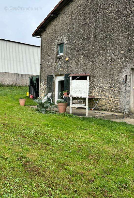 Maison à FRENOIS