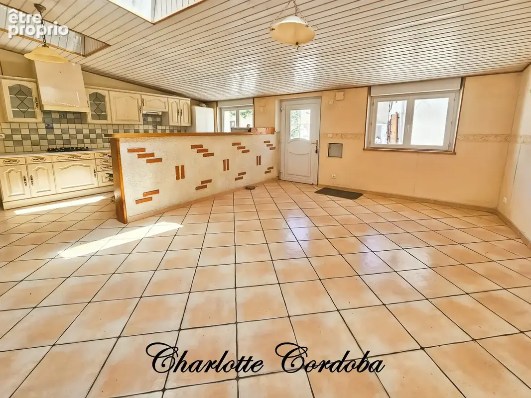  FEUGAROLLES — 156 m², 3 chambres, un bureau et plus de 70 m² pour vivre et recevoir - photo 2