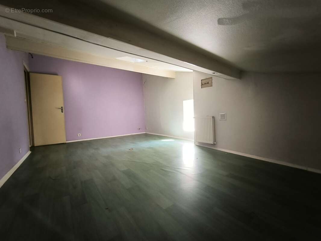 Maison de ville à fort potentiel – 65,69 m² habitables + balcon+ sous-sol de 46 m² – Grigny-sur-Rhône - photo 7