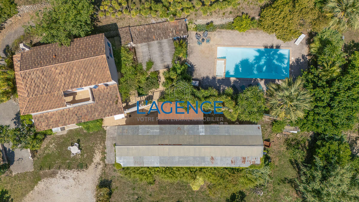 Maison à CARQUEIRANNE