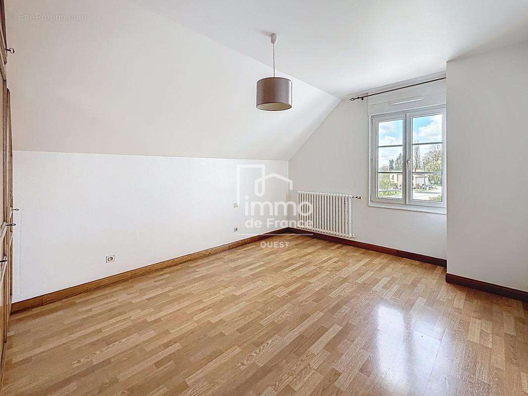 Maison à MARCILLE-LA-VILLE