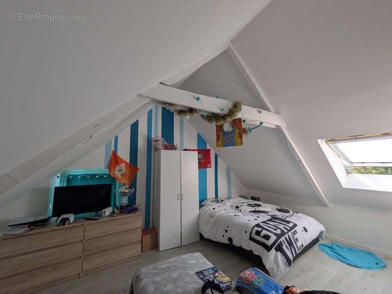 Ploërdut jolie longère rénovée de 170m² envion de 5 pièces deux garages parcelle de 2840m² environ - photo 17