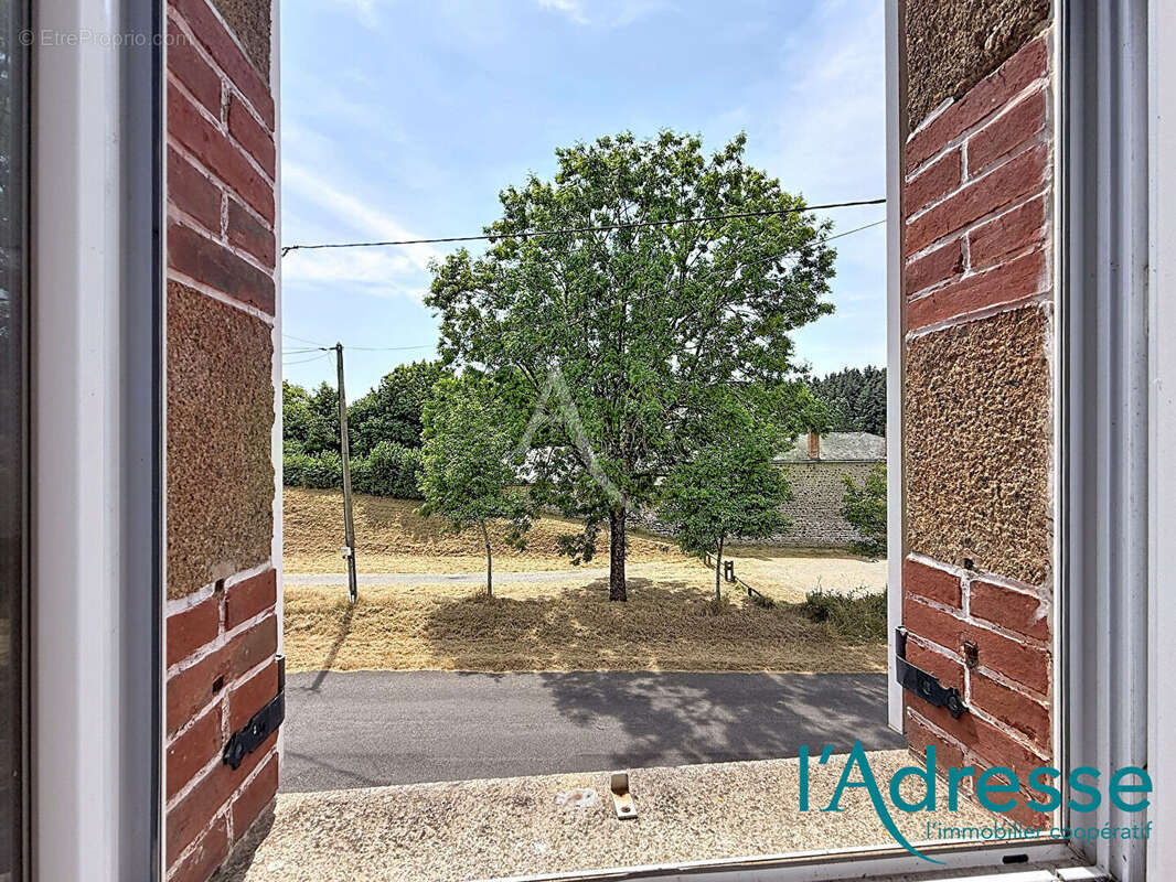 Maison Ernee 4 pièce(s) 95 m², terrain 868 m² - photo 8